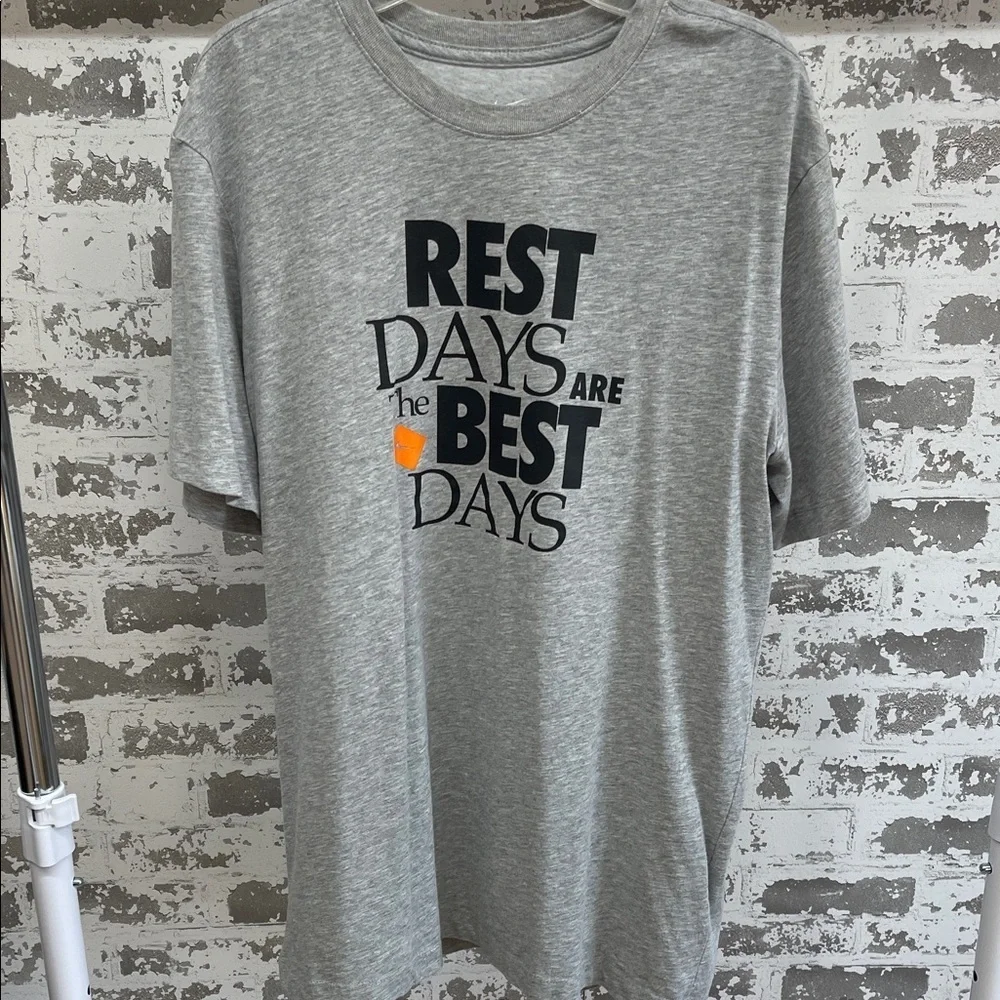 Nike Gray Rest Days Are The Best Days Shirt Size Medium